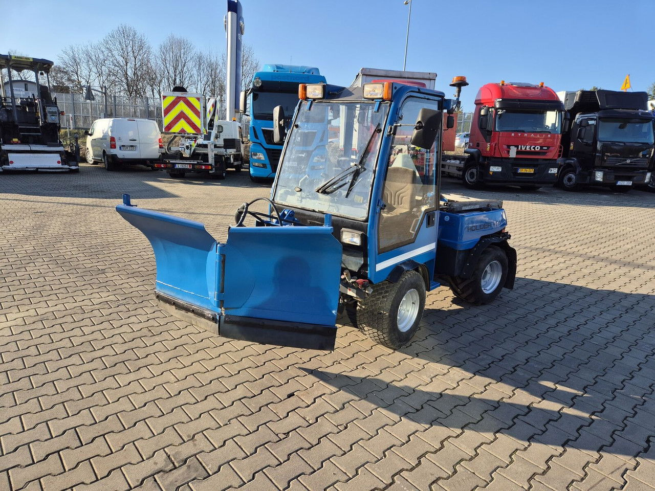Holder C245 4WD / Tool carrier / Snow plow / PTO Front AN D Rear / 4X4 / - Коммунальный трактор: фото 2 Holder C245 4WD / Tool carrier / Snow plow / PTO Front AN D Rear / 4X4 / - Коммунальный трактор: фото 2