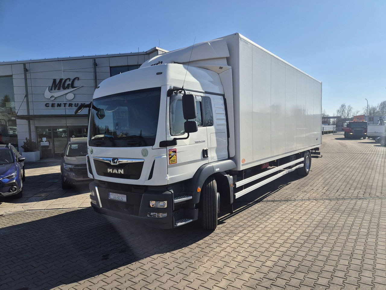MAN TGM 15.290 High Container / Serviced / 1 Owner - Грузовик с закрытым кузовом: фото 1 MAN TGM 15.290 High Container / Serviced / 1 Owner - Грузовик с закрытым кузовом: фото 1