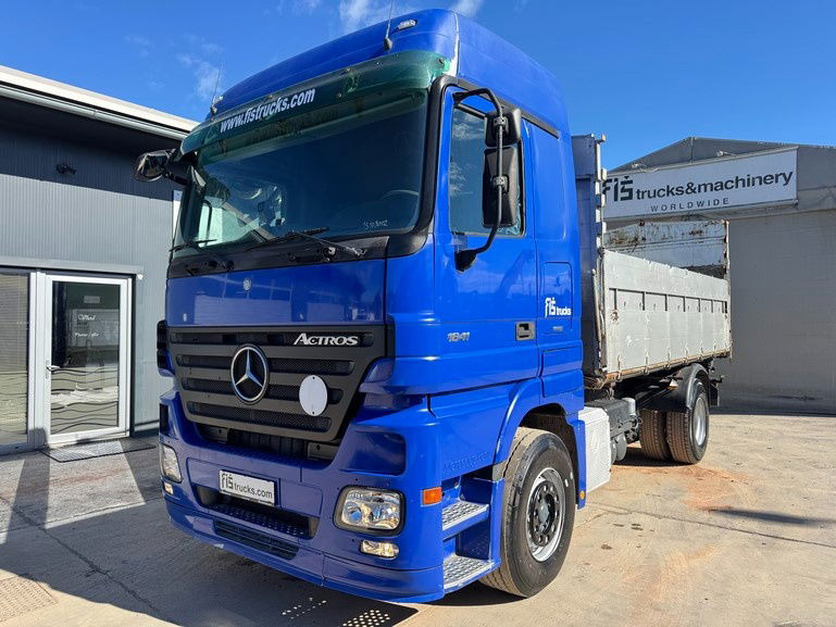 Mercedes-Benz Actros 1841 L 4x2 tipper - tarpaulin - euro 5 - Самосвал: фото 1 Mercedes-Benz Actros 1841 L 4x2 tipper - tarpaulin - euro 5 - Самосвал: фото 1
