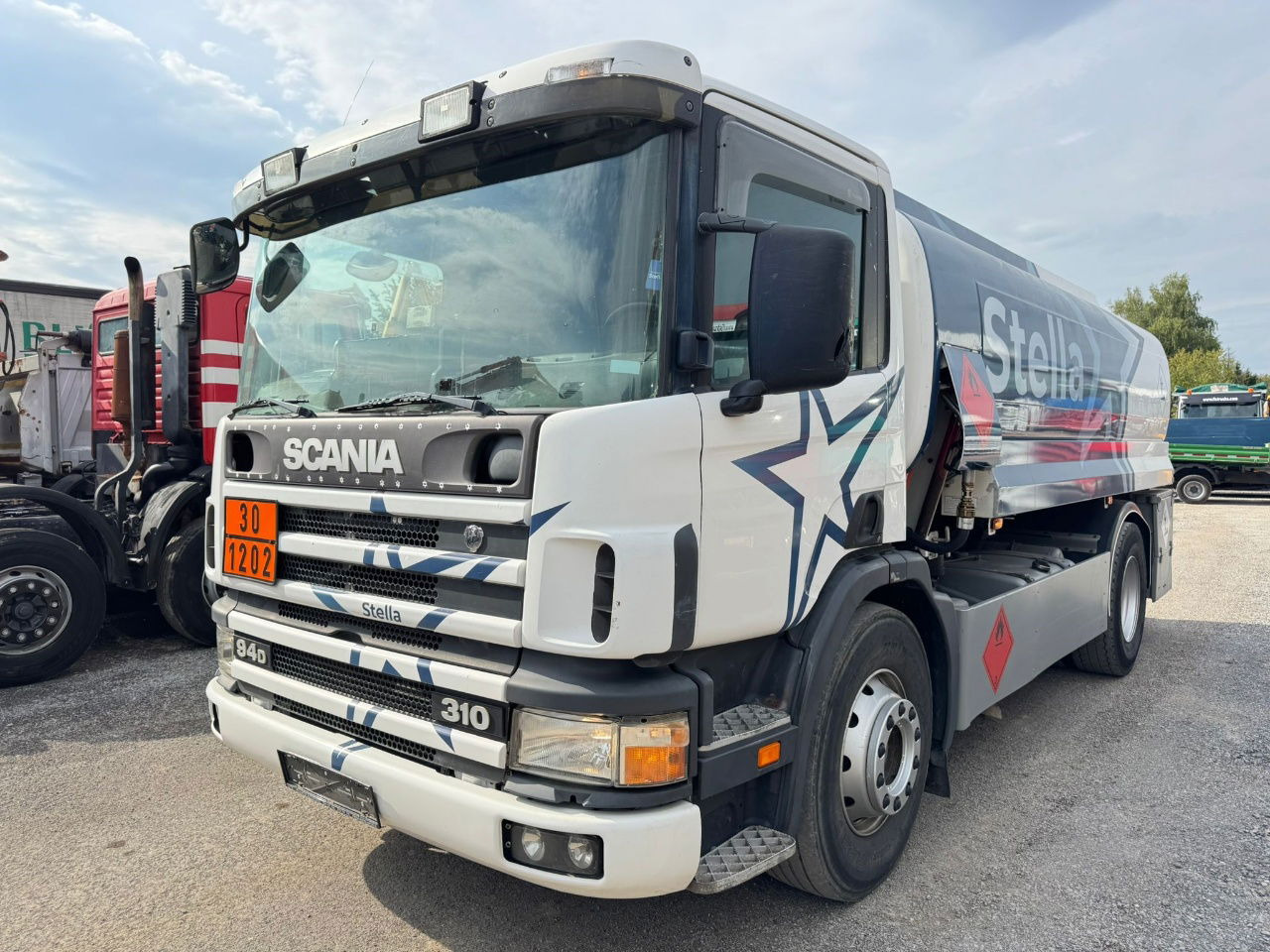 Scania 94D 310 4x2 tank truck - 14.200 liters - Грузовик-цистерна: фото 1 Scania 94D 310 4x2 tank truck - 14.200 liters - Грузовик-цистерна: фото 1