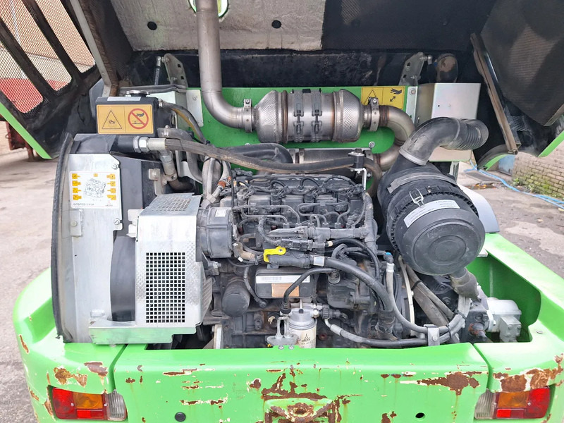 Гусеничный мини-погрузчик Yanmar V80: фото 7