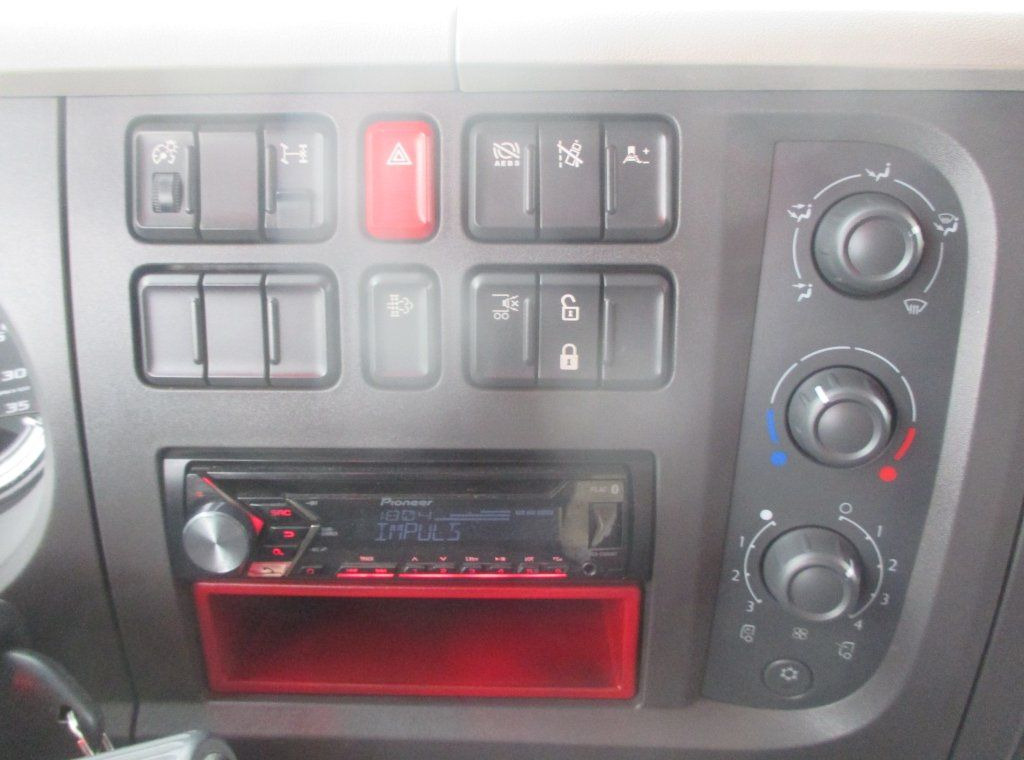 Тентованный грузовик DAF LF 12.260: фото 15 Тентованный грузовик DAF LF 12.260: фото 15