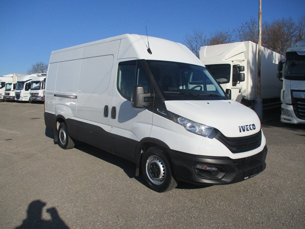Iveco Daily 35S16 - Цельнометаллический фургон: фото 1 Iveco Daily 35S16 - Цельнометаллический фургон: фото 1