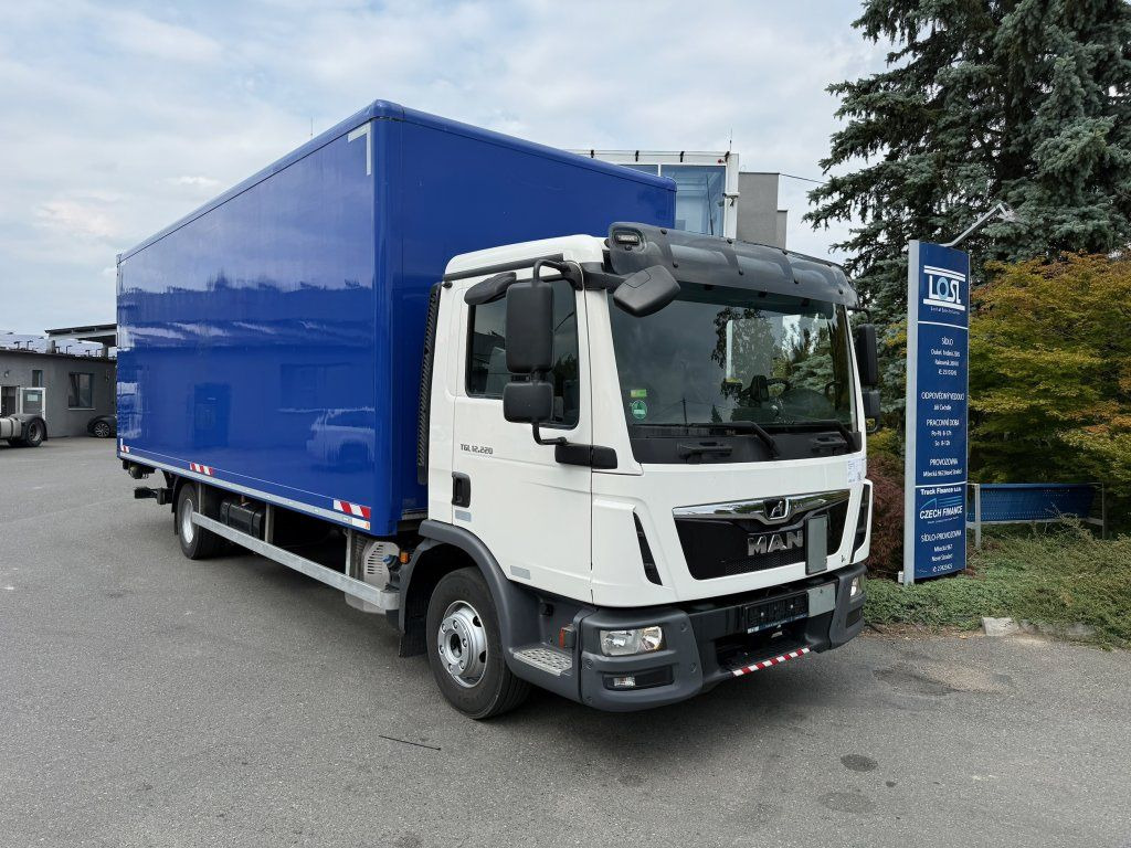 MAN TGL12.220 EURO 6 - Грузовик с закрытым кузовом: фото 2 MAN TGL12.220 EURO 6 - Грузовик с закрытым кузовом: фото 2
