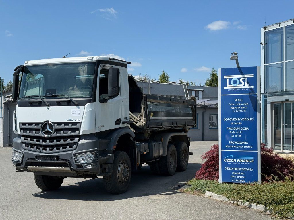 Mercedes-Benz 3343 Arocs 6x6 S3 EURO 6 - Самосвал: фото 2 Mercedes-Benz 3343 Arocs 6x6 S3 EURO 6 - Самосвал: фото 2