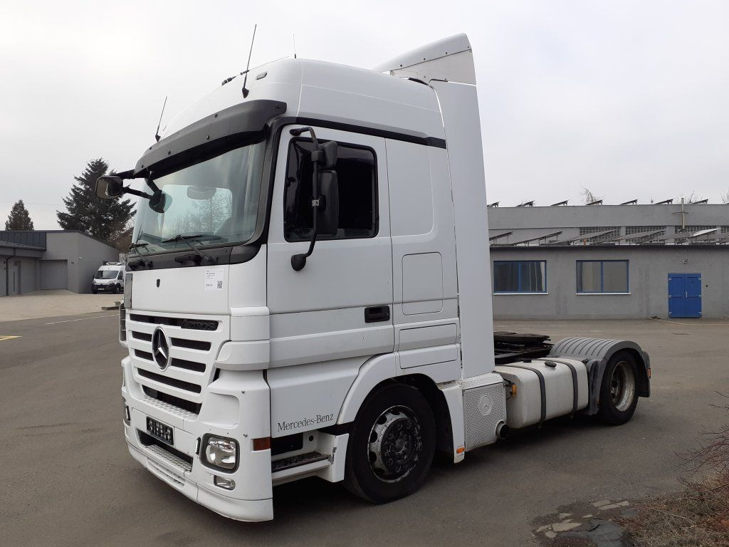 Mercedes-Benz 1844 Actros MEGA/Lowdeck EURO 5 - Тягач: фото 3 Mercedes-Benz 1844 Actros MEGA/Lowdeck EURO 5 - Тягач: фото 3
