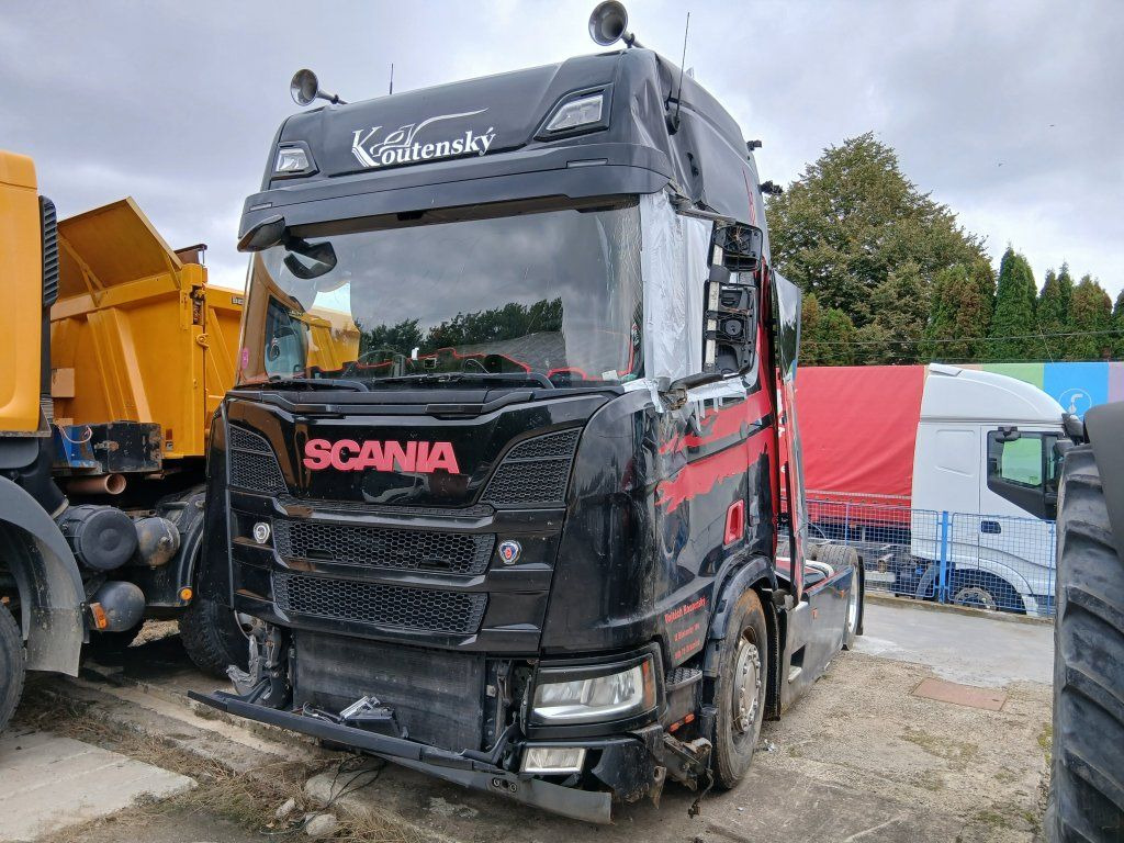Scania R450 MEGA/lowdeck Unfall / damage - Тягач: фото 1 Scania R450 MEGA/lowdeck Unfall / damage - Тягач: фото 1