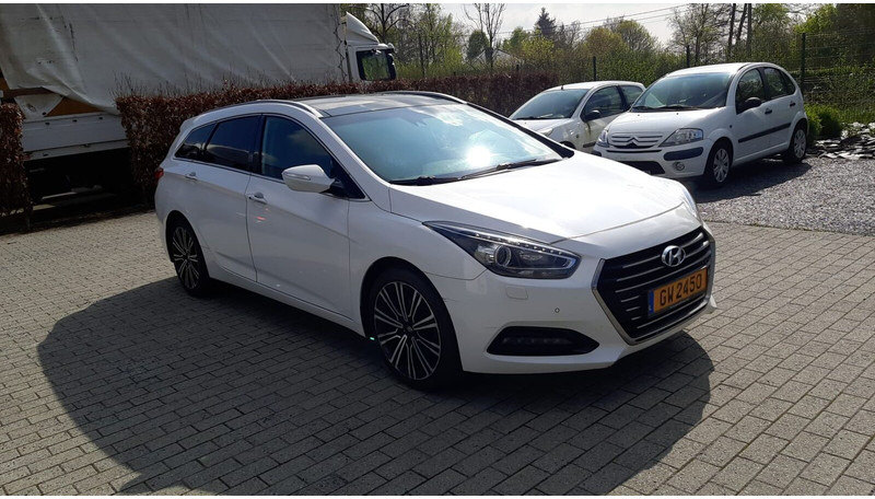 Hyundai i40 - Легковой автомобиль: фото 1 Hyundai i40 - Легковой автомобиль: фото 1