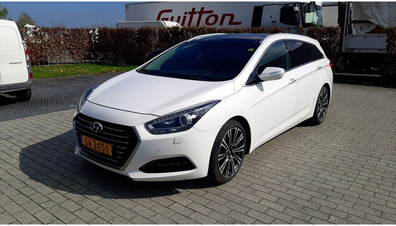 Hyundai i40 - Легковой автомобиль: фото 2 Hyundai i40 - Легковой автомобиль: фото 2