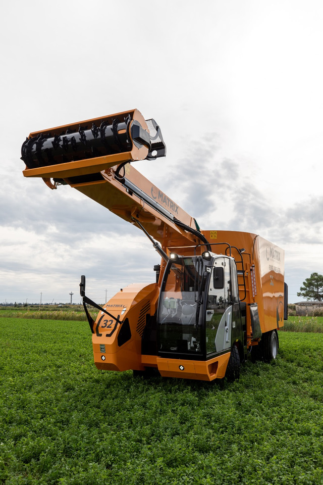 ITALMIX MATRIX ROVER JUMBO ULTRA - Кормораздатчик: фото 1 ITALMIX MATRIX ROVER JUMBO ULTRA - Кормораздатчик: фото 1