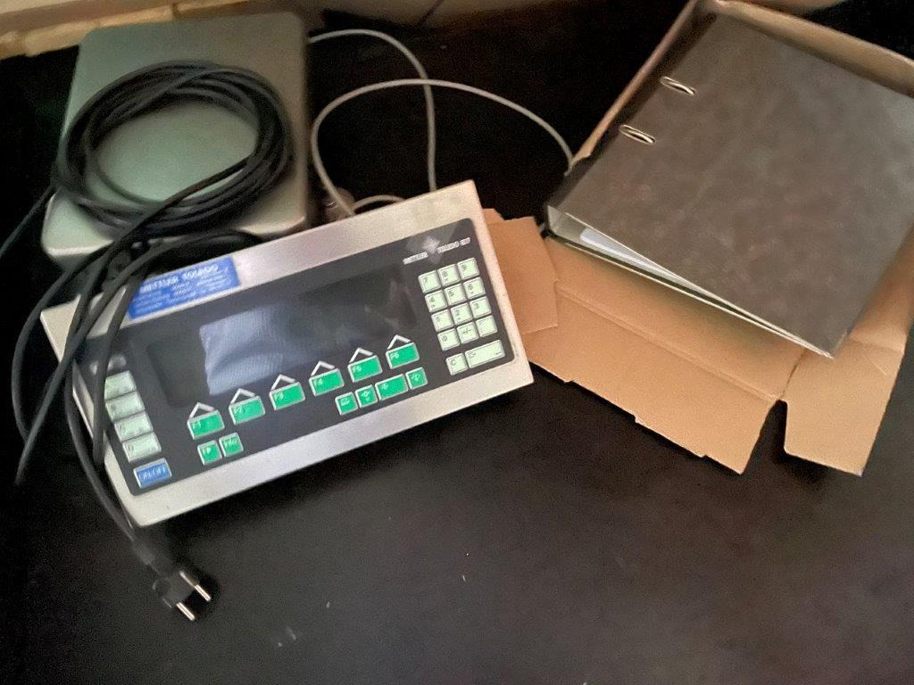 Mettler Toledo DUFK 600 sheet scale with reference scale - Бумагорезательная машина: фото 1 Mettler Toledo DUFK 600 sheet scale with reference scale - Бумагорезательная машина: фото 1