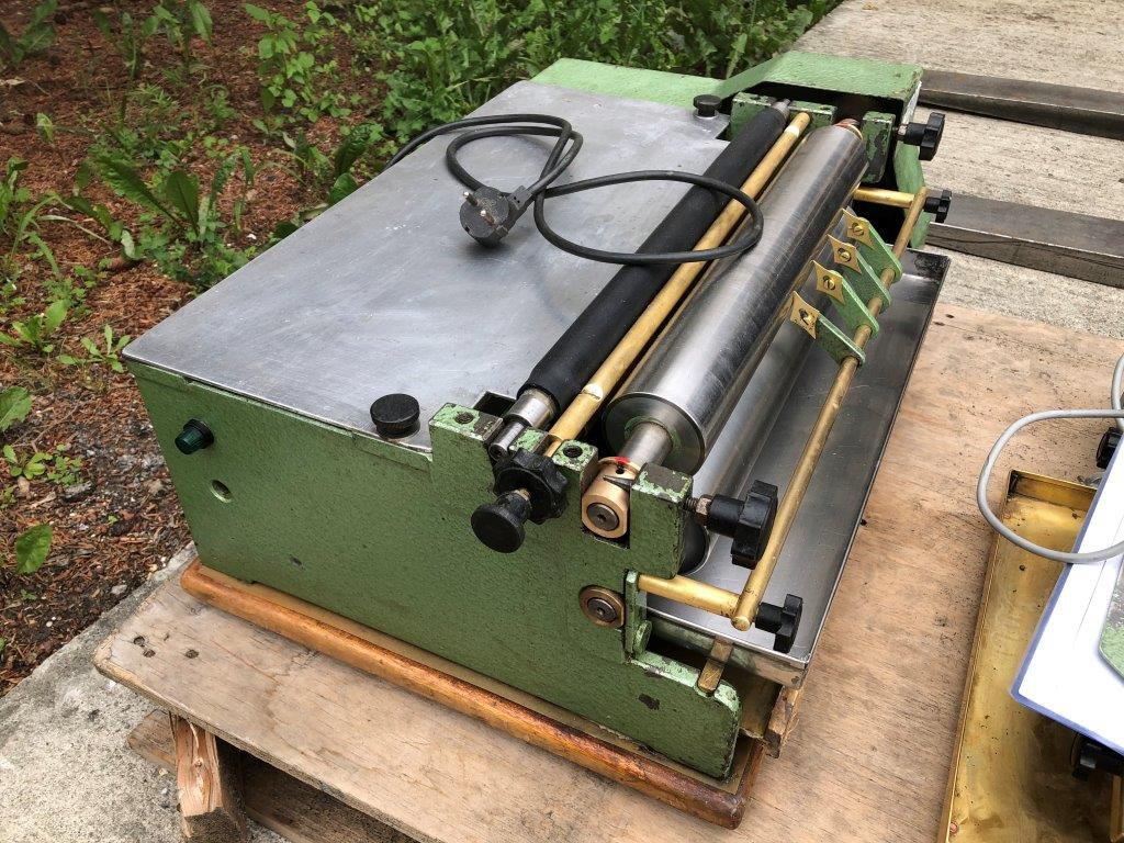 Sumbel Herold 400 Two Roll Gluing Machine - Переплетная машина: фото 1 Sumbel Herold 400 Two Roll Gluing Machine - Переплетная машина: фото 1