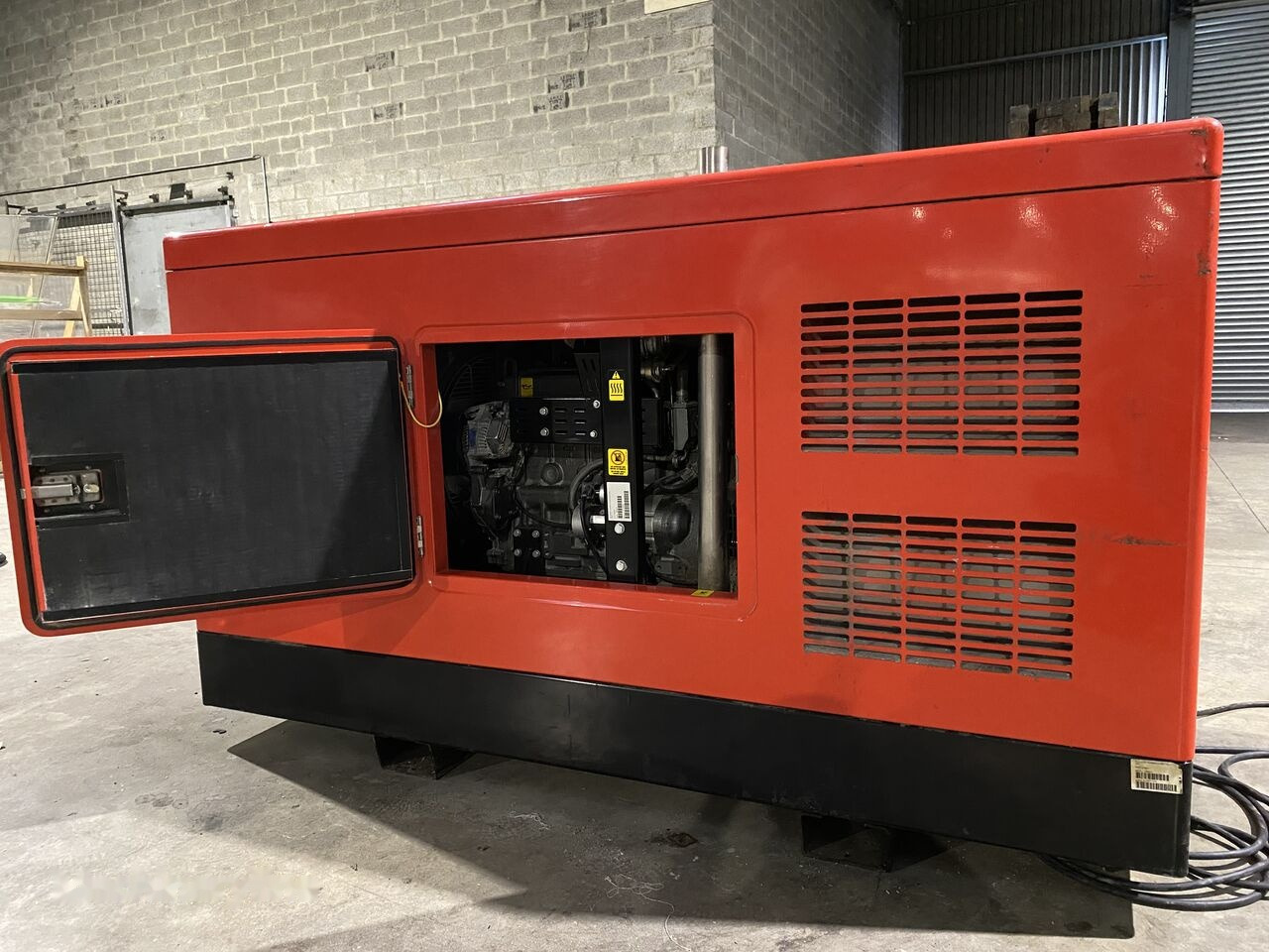 Genelec 45 kVa diesel - Электрогенератор: фото 3 Genelec 45 kVa diesel - Электрогенератор: фото 3