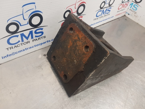 Case Maxxum 5120, 5140, 5130, 5240 Cab Front Support 1530867c1, 120205a2 - Подвеска кабины: фото 4 Case Maxxum 5120, 5140, 5130, 5240 Cab Front Support 1530867c1, 120205a2 - Подвеска кабины: фото 4