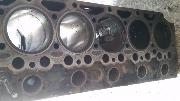 Deutz Agrotron New, Mk3 Lamborghini R6 Ser 150.7 Engine Block Crankcase 04282825 - Картер для Тракторов: фото 4 Deutz Agrotron New, Mk3 Lamborghini R6 Ser 150.7 Engine Block Crankcase 04282825 - Картер для Тракторов: фото 4