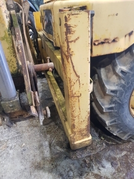 Ford 550 Backhoe Carriage Plate Assy - Гидравлика для Экскаваторов-погрузчиков: фото 2 Ford 550 Backhoe Carriage Plate Assy - Гидравлика для Экскаваторов-погрузчиков: фото 2
