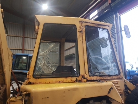 Ford 550 Cab Complete - Кабина для Экскаваторов-погрузчиков: фото 1 Ford 550 Cab Complete - Кабина для Экскаваторов-погрузчиков: фото 1