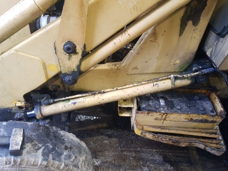 Ford 550 Loader Lift Ram - Гидравлика для Экскаваторов-погрузчиков: фото 1 Ford 550 Loader Lift Ram - Гидравлика для Экскаваторов-погрузчиков: фото 1