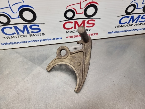 Ford Tw5, Tw15, Tw20, Tw25, Tw30, 8530 Transmission Selector Fork D8nn7n362aa - Трансмиссия: фото 3 Ford Tw5, Tw15, Tw20, Tw25, Tw30, 8530 Transmission Selector Fork D8nn7n362aa - Трансмиссия: фото 3