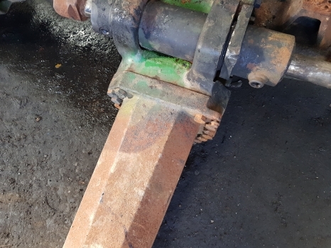 John Deere 6210r Front Axle Suspension Bracket L204767, L206438, L213495 - Подвеска для Тракторов: фото 3 John Deere 6210r Front Axle Suspension Bracket L204767, L206438, L213495 - Подвеска для Тракторов: фото 3