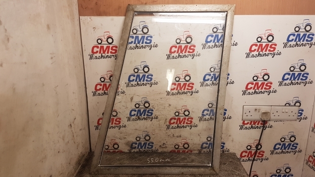 Massey Ferguson 50b Cab Window Frame Glass Lhs. Please Check By The Photos. - Стекло и запчасти для Экскаваторов-погрузчиков: фото 1 Massey Ferguson 50b Cab Window Frame Glass Lhs. Please Check By The Photos. - Стекло и запчасти для Экскаваторов-погрузчиков: фото 1