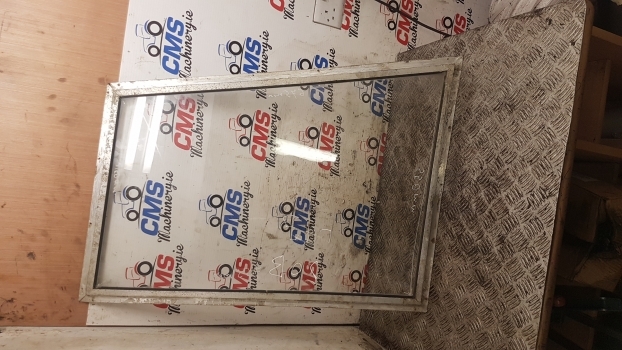Massey Ferguson 50b Cab Window Frame Glass Lhs. Please Check By The Photos. - Стекло и запчасти для Экскаваторов-погрузчиков: фото 3 Massey Ferguson 50b Cab Window Frame Glass Lhs. Please Check By The Photos. - Стекло и запчасти для Экскаваторов-погрузчиков: фото 3