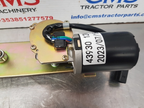 New Holland Case, Tsa, T6000, T7 Case, Wiper Motor Front Brand New 82032050 - Щетка стеклоочистителя для Сельскохозяйственной техники: фото 3 New Holland Case, Tsa, T6000, T7 Case, Wiper Motor Front Brand New 82032050 - Щетка стеклоочистителя для Сельскохозяйственной техники: фото 3