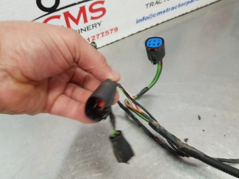 New Holland T6010, T6000, T7000, T7, Tail Light Wiring Loom 87313641 - Кабели/ Провода: фото 5 New Holland T6010, T6000, T7000, T7, Tail Light Wiring Loom 87313641 - Кабели/ Провода: фото 5