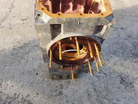 New Holland Tm130, Tm120, Tm140 Transmission Housing 47125398, 44985001 - Коробка передач для Тракторов: фото 2 New Holland Tm130, Tm120, Tm140 Transmission Housing 47125398, 44985001 - Коробка передач для Тракторов: фото 2