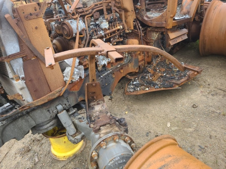 Valtra T174ea Front Mudguard Bracket Kit Acv0179820, Acv0179810, Acv0217600 - Кузов и экстерьер для Сельскохозяйственной техники: фото 1 Valtra T174ea Front Mudguard Bracket Kit Acv0179820, Acv0179810, Acv0217600 - Кузов и экстерьер для Сельскохозяйственной техники: фото 1