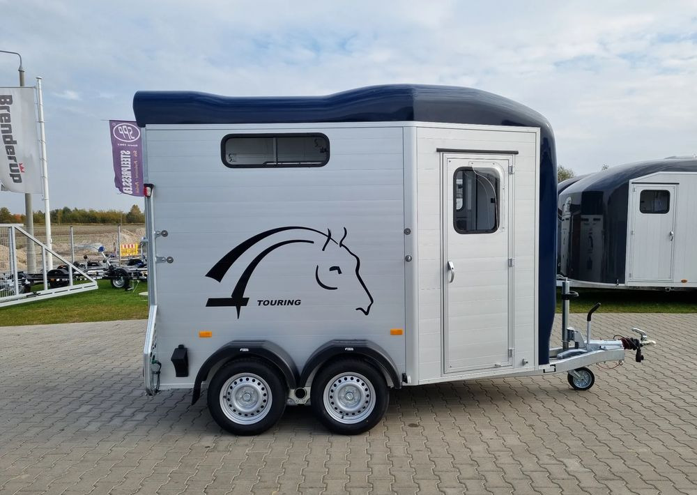 CHEVAL LIBERTÉ Touring Country + siodlarnia | przyczepa dla dwóch koni z rampą z przodu | 2000 kg DMC - Прицеп-коневоз: фото 4 CHEVAL LIBERTÉ Touring Country + siodlarnia | przyczepa dla dwóch koni z rampą z przodu | 2000 kg DMC - Прицеп-коневоз: фото 4
