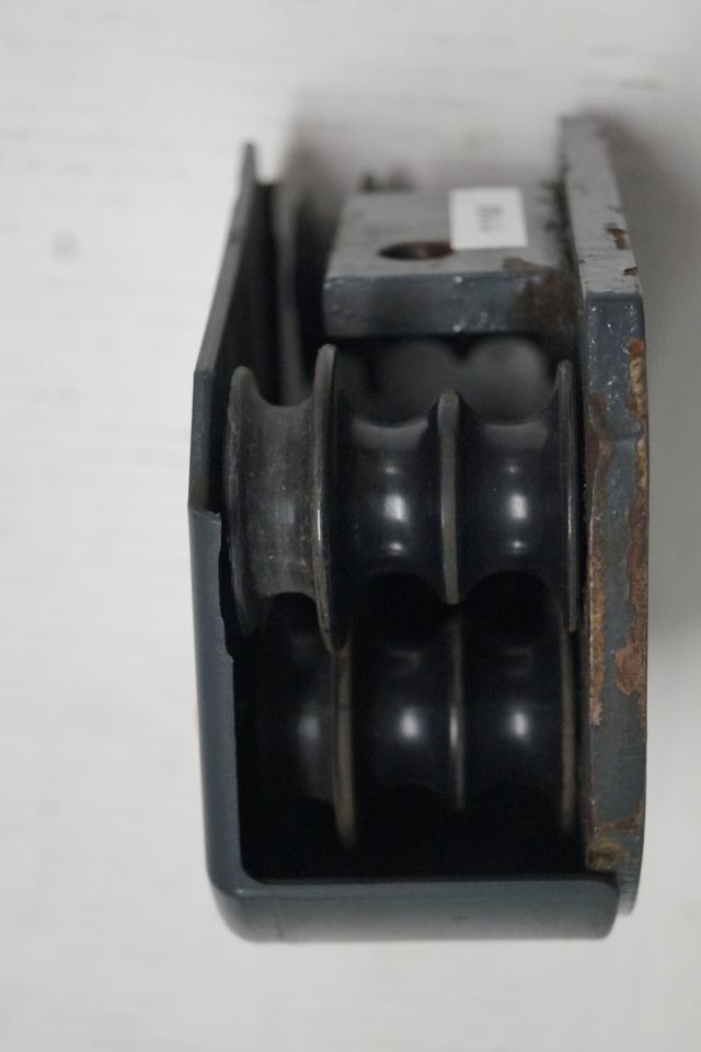 Jungheinrich 51160772 | Block rollor Hose guide for ETV from year 2003 till 2011 - Гидравлика для Погрузочно-разгрузочной техники: фото 2 Jungheinrich 51160772 | Block rollor Hose guide for ETV from year 2003 till 2011 - Гидравлика для Погрузочно-разгрузочной техники: фото 2