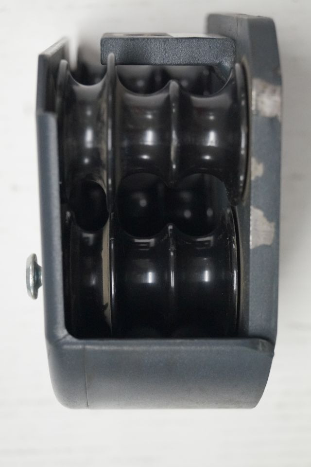 Jungheinrich 51160772 | Block rollor Hose guide for ETV from year 2003 till 2011 - Гидравлика для Погрузочно-разгрузочной техники: фото 4 Jungheinrich 51160772 | Block rollor Hose guide for ETV from year 2003 till 2011 - Гидравлика для Погрузочно-разгрузочной техники: фото 4