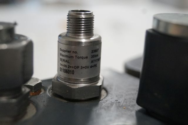 Jungheinrich 51193016 | Hydraulic Clamb from EKS308 year 2014 loading sensor 511 - Гидравлика для Погрузочно-разгрузочной техники: фото 2 Jungheinrich 51193016 | Hydraulic Clamb from EKS308 year 2014 loading sensor 511 - Гидравлика для Погрузочно-разгрузочной техники: фото 2