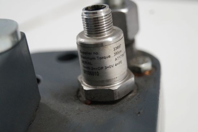 Jungheinrich 51193016 | Hydraulic Clamb from EKS312 year 2014 loading sensor 511 - Гидравлика для Погрузочно-разгрузочной техники: фото 2 Jungheinrich 51193016 | Hydraulic Clamb from EKS312 year 2014 loading sensor 511 - Гидравлика для Погрузочно-разгрузочной техники: фото 2