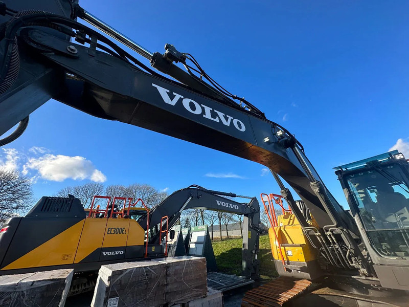 Volvo ECR 235 EL - Гусеничный экскаватор: фото 5 Volvo ECR 235 EL - Гусеничный экскаватор: фото 5
