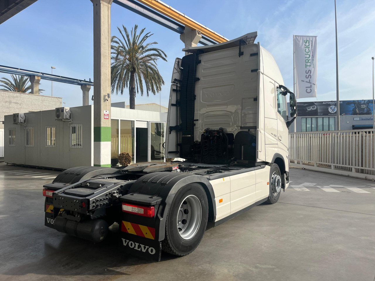 Volvo FH 460 Globetrotter XL i-Save I-ParkCool - Тягач: фото 3 Volvo FH 460 Globetrotter XL i-Save I-ParkCool - Тягач: фото 3