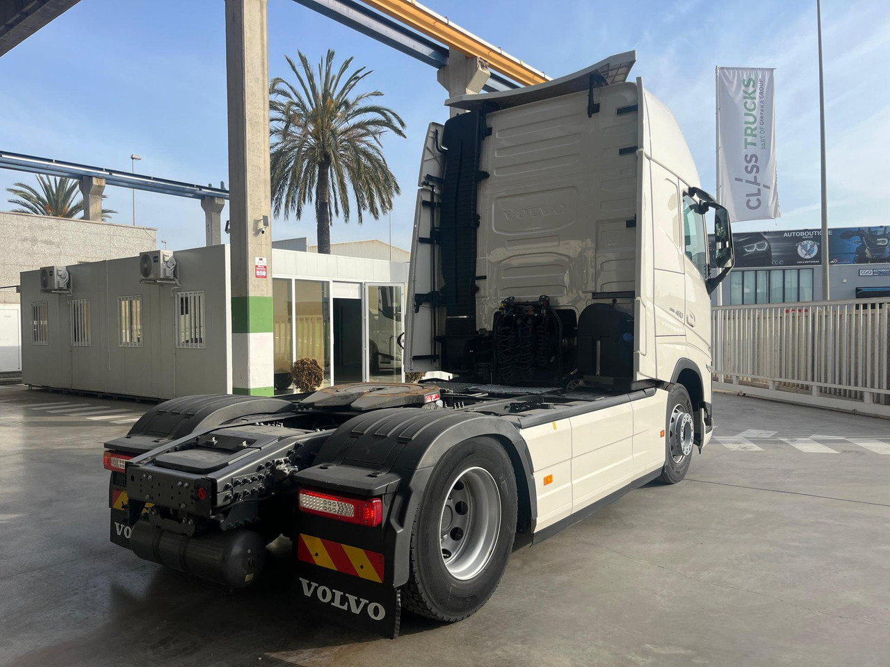 Volvo FH 460 Globetrotter XL i-Save I-ParkCool - Тягач: фото 4 Volvo FH 460 Globetrotter XL i-Save I-ParkCool - Тягач: фото 4