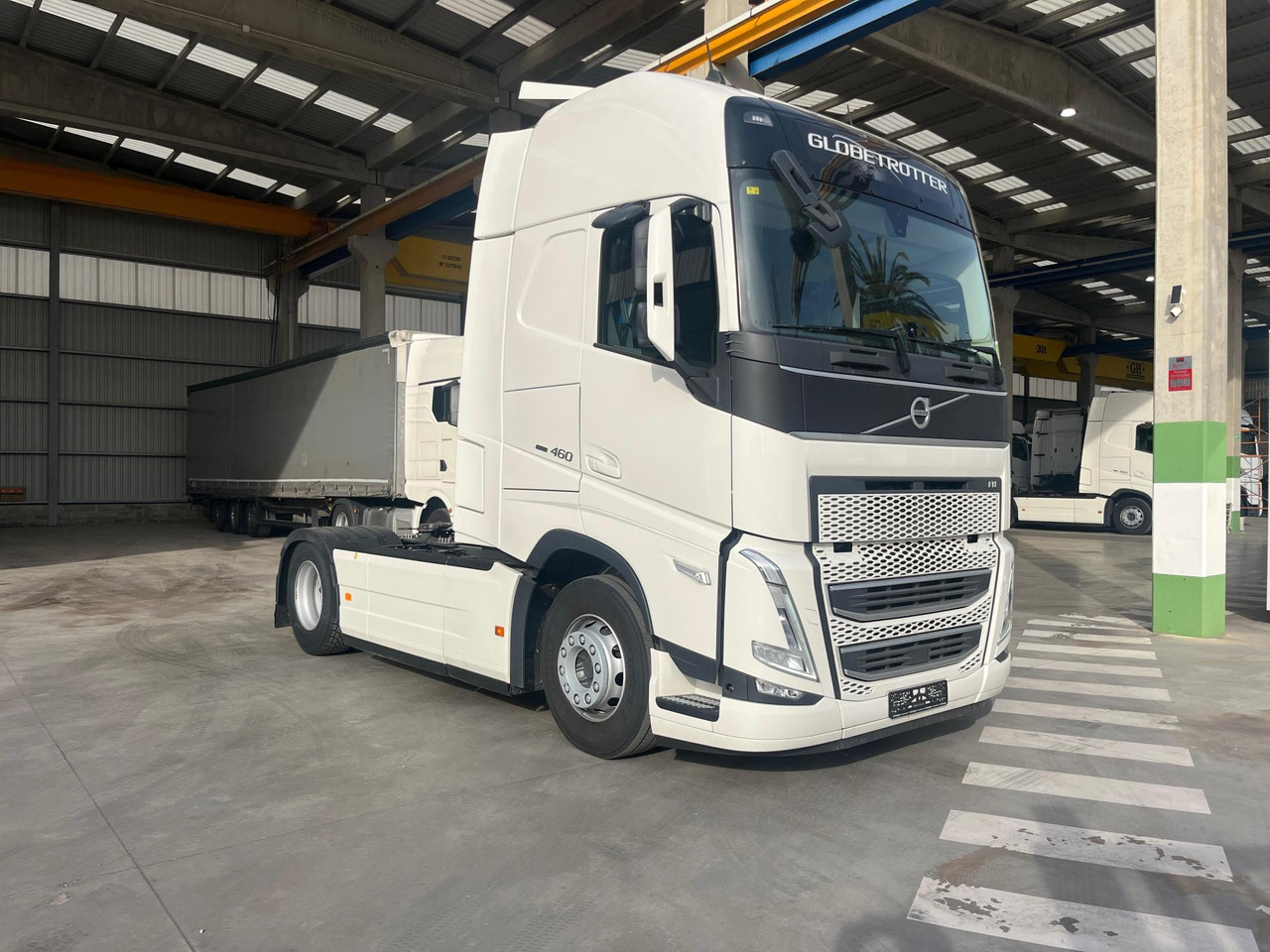 Volvo FH 460 Globetrotter XL i-Save I-ParkCool - Тягач: фото 2 Volvo FH 460 Globetrotter XL i-Save I-ParkCool - Тягач: фото 2