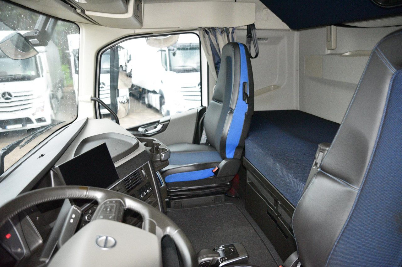 Тягач Volvo FH 500 Globetrotter XL: фото 10