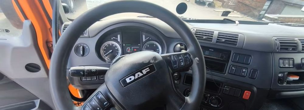 Грузовик для перевозки животных DAF CF 400 Menke Einstock | Transport zwierząt jednopoziomowy | 2 kratownice do bydła| Retarder | Euro 6: фото 17 Грузовик для перевозки животных DAF CF 400 Menke Einstock | Transport zwierząt jednopoziomowy | 2 kratownice do bydła| Retarder | Euro 6: фото 17