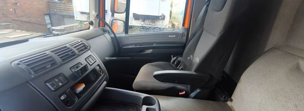 Грузовик для перевозки животных DAF CF 400 Menke Einstock | Transport zwierząt jednopoziomowy | 2 kratownice do bydła| Retarder | Euro 6: фото 16 Грузовик для перевозки животных DAF CF 400 Menke Einstock | Transport zwierząt jednopoziomowy | 2 kratownice do bydła| Retarder | Euro 6: фото 16