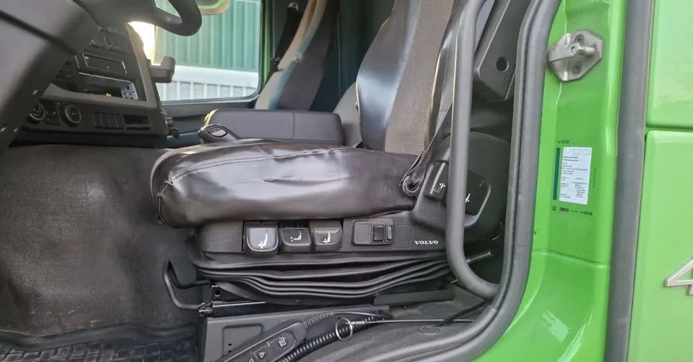 Volvo FM 420 – zabudowa + plandeka / Automatyczna skrzynia / Euro 6 / Zawieszenie pneumatyczne/ 4x2/ в лизинг Volvo FM 420 – zabudowa + plandeka / Automatyczna skrzynia / Euro 6 / Zawieszenie pneumatyczne/ 4x2/: фото 10
