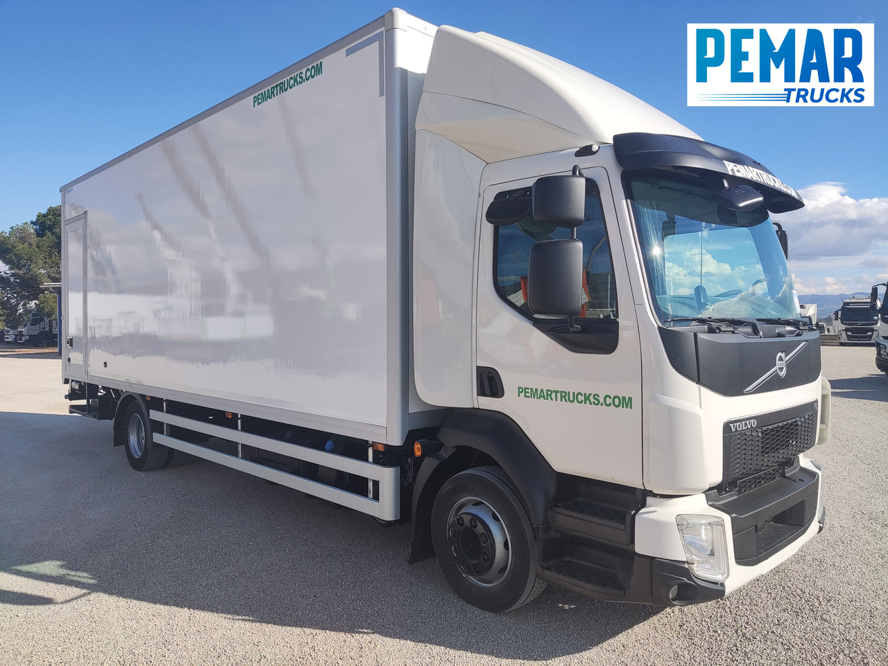VOLVO FL 210 12T CAJA CERRADA - Грузовик с закрытым кузовом: фото 3 VOLVO FL 210 12T CAJA CERRADA - Грузовик с закрытым кузовом: фото 3