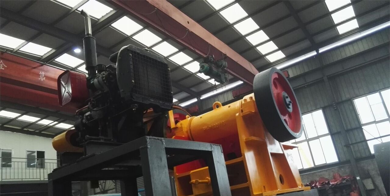 Kinglink PE250x400 Diesel Engine Skid Frame Jaw Crusher 10x16 - Щековая дробилка: фото 1 Kinglink PE250x400 Diesel Engine Skid Frame Jaw Crusher 10x16 - Щековая дробилка: фото 1