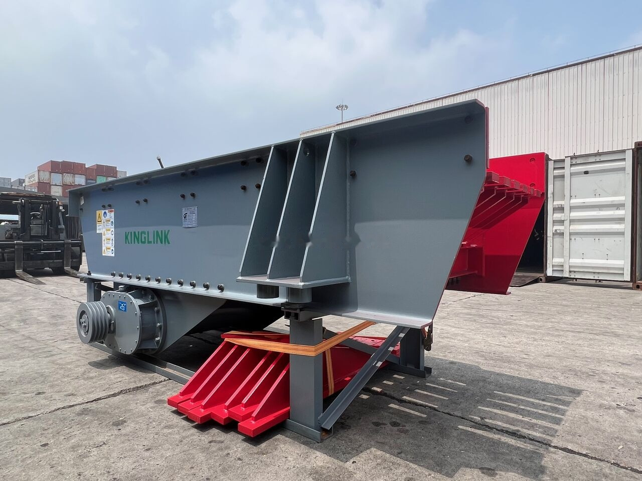 Kinglink Vibrating Grizzly Feeder ZSW380X96 | 150TPH - Горнодобывающая техника: фото 4 Kinglink Vibrating Grizzly Feeder ZSW380X96 | 150TPH - Горнодобывающая техника: фото 4
