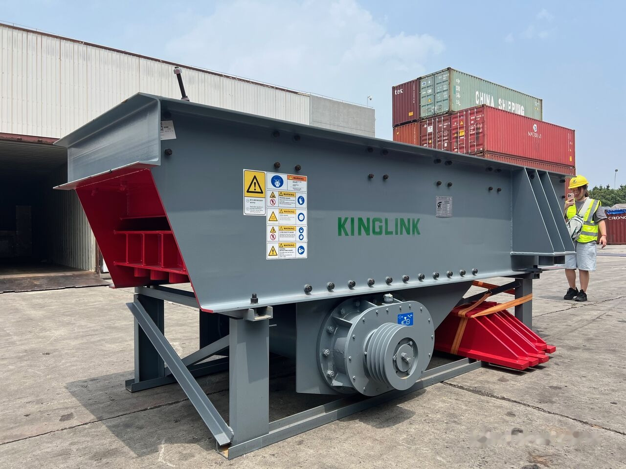 Kinglink Vibrating Grizzly Feeder ZSW380X96 | 150TPH - Горнодобывающая техника: фото 2 Kinglink Vibrating Grizzly Feeder ZSW380X96 | 150TPH - Горнодобывающая техника: фото 2