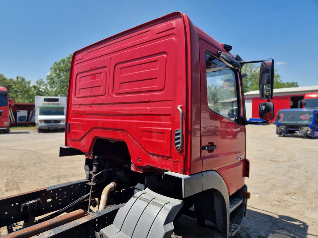 MERCEDES-BENZ ATEGO 2 1218 - Кабина для Грузовиков: фото 4 MERCEDES-BENZ ATEGO 2 1218 - Кабина для Грузовиков: фото 4