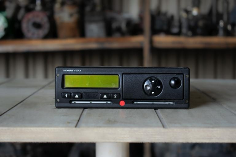SIEMENS DIGITAL VDO 24V - Тахограф для Грузовиков: фото 1 SIEMENS DIGITAL VDO 24V - Тахограф для Грузовиков: фото 1