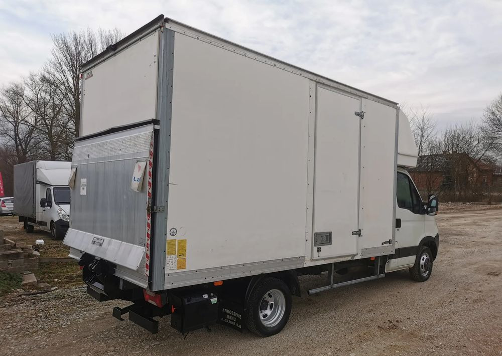 Iveco 3.0-150KM Daily 35C15 Kontener winda Dhollandia 750kg długi 35-150 Klimatyzacja długi rozstaw - Фургон с закрытым кузовом: фото 5 Iveco 3.0-150KM Daily 35C15 Kontener winda Dhollandia 750kg długi 35-150 Klimatyzacja długi rozstaw - Фургон с закрытым кузовом: фото 5